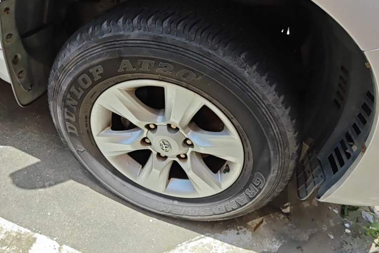 Used Toyota Prado 2010 2.7L Automatic Standard Edition Right Front Wheel Hub