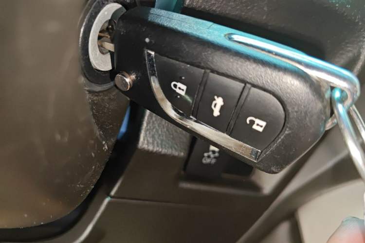 Used Toyota Prado 2010 2.7L Automatic Standard Edition Vehicle Key
