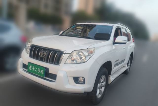 Used Toyota Prado Toyota Prado, registered in 2011, automatic transmission, 2.7L gasoline engine, 7 seats (parallel import).