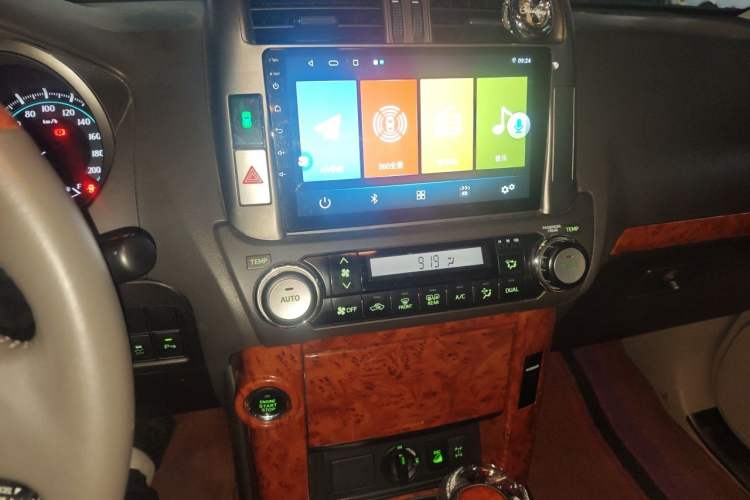 Used Toyota Prado 2010 4.0L Automatic TX-L Audio And AC Panel