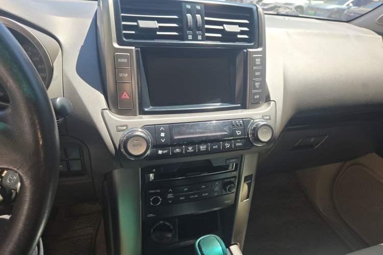 Used Toyota Prado 2010 2.7L Automatic Deluxe Edition Audio And AC Panel