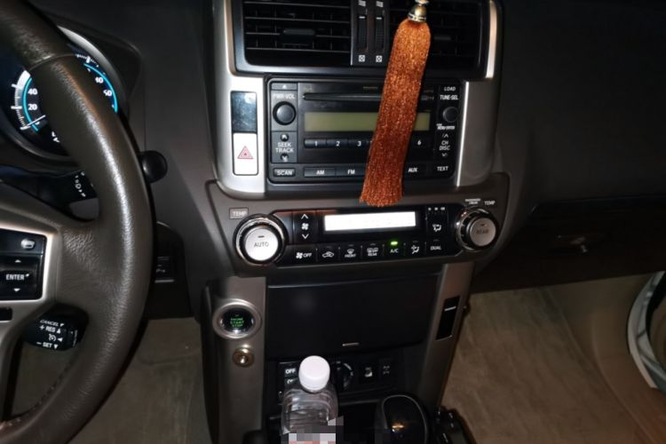 Used Toyota Prado 2010 4.0L Automatic TX-L Audio And AC Panel