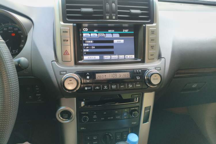 Used Toyota Prado 2010 4.0L Automatic VX NAVI Audio And AC Panel