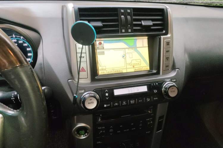 Used Toyota Prado 2010 4.0L Automatic VX NAVI Audio And AC Panel