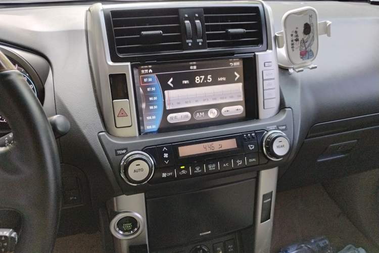Used Toyota Prado 2010 4.0L Automatic TX-L Audio And AC Panel