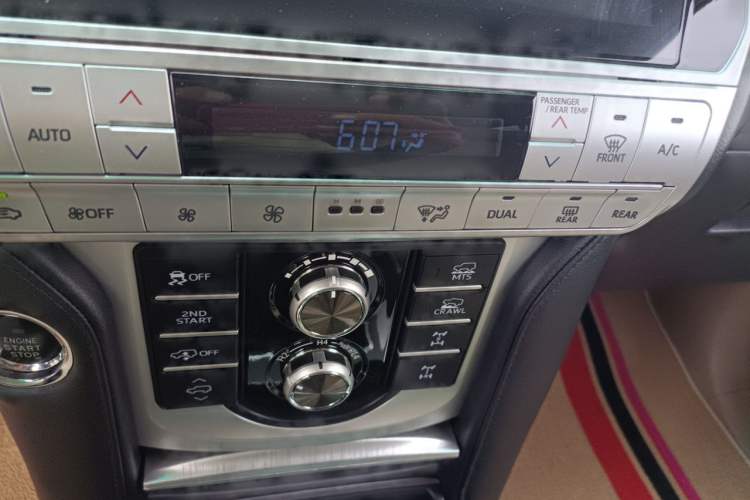 Used Toyota Prado 2010 4.0L Automatic TX-L Audio And AC Panel