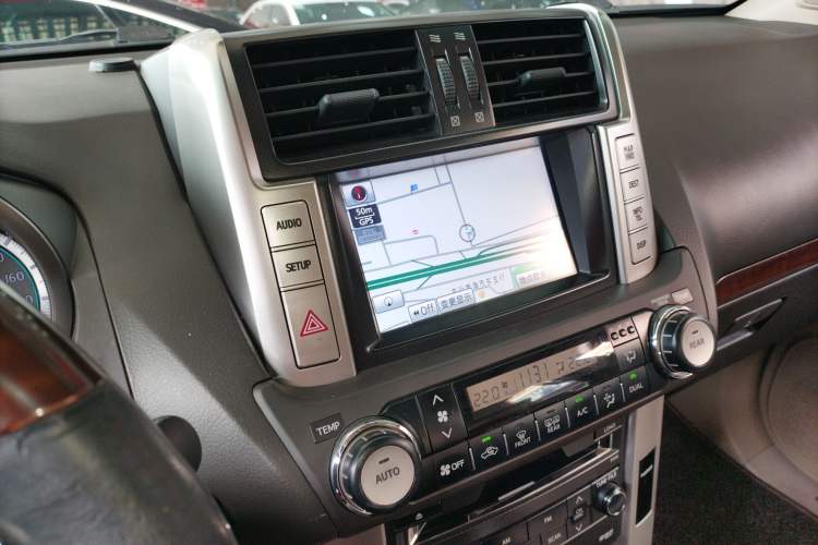 Used Toyota Prado 2010 4.0L Automatic VX NAVI Audio And AC Panel