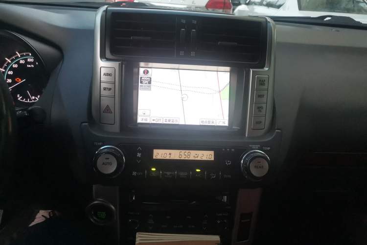 Used Toyota Prado 2010 4.0L Automatic VX NAVI Audio And AC Panel
