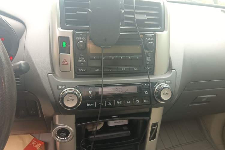Used Toyota Prado 2010 4.0L Automatic TX-L Audio And AC Panel