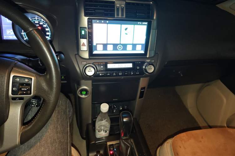 Used Toyota Prado 2010 4.0L Automatic TX-L Audio And AC Panel