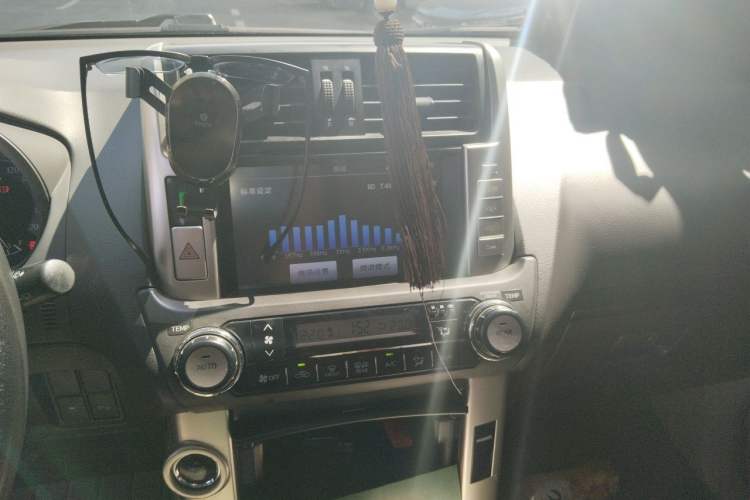 Used Toyota Prado 2010 4.0L Automatic TX-L Audio And AC Panel