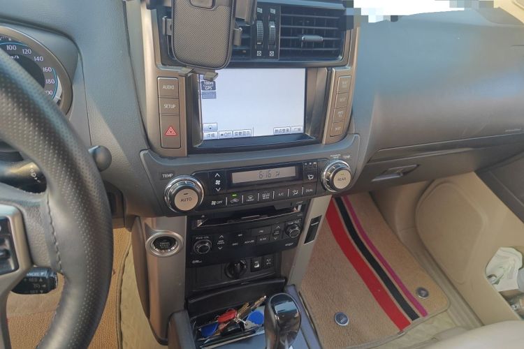 Used Toyota Prado 2010 4.0L Automatic TX-L NAVI Audio And AC Panel