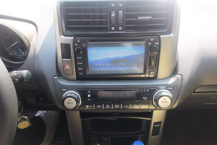 Used Toyota Prado 2010 2.7L Automatic Standard Edition Audio And AC Panel