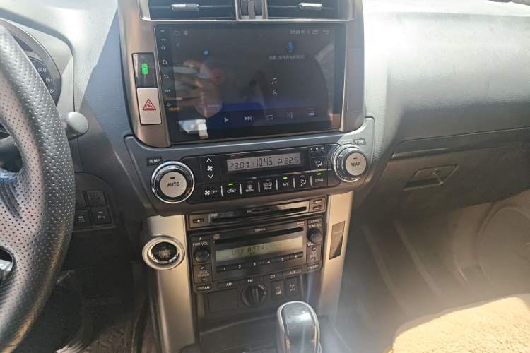 Used Toyota Prado 2010 4.0L Automatic TX-L Audio And AC Panel