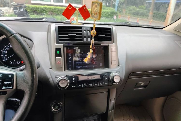 Used Toyota Prado 2010 4.0L Automatic TX-L Audio And AC Panel