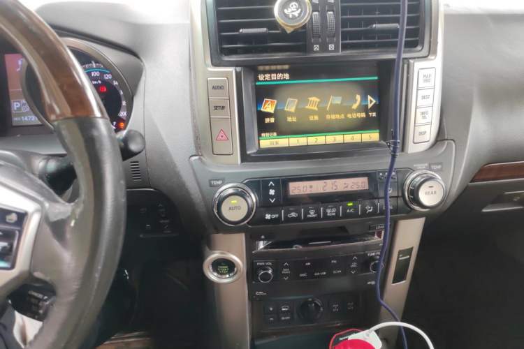 Used Toyota Prado 2010 4.0L Automatic VX NAVI Audio And AC Panel