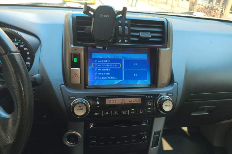 Used Toyota Prado 2010 4.0L Automatic TX-L Audio And AC Panel