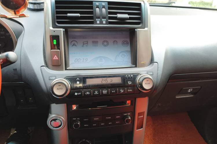 Used Toyota Prado 2010 2.7L Automatic Standard Edition Audio And AC Panel