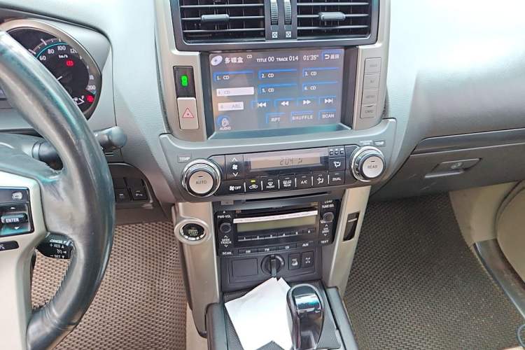 Used Toyota Prado 2010 4.0L Automatic TX-L Audio And AC Panel