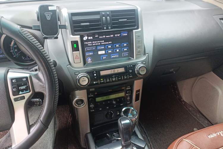 Used Toyota Prado 2010 4.0L Automatic TX-L Audio And AC Panel