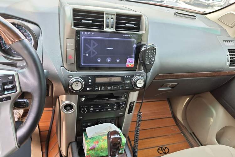 Used Toyota Prado 2010 4.0L Automatic VX Audio And AC Panel
