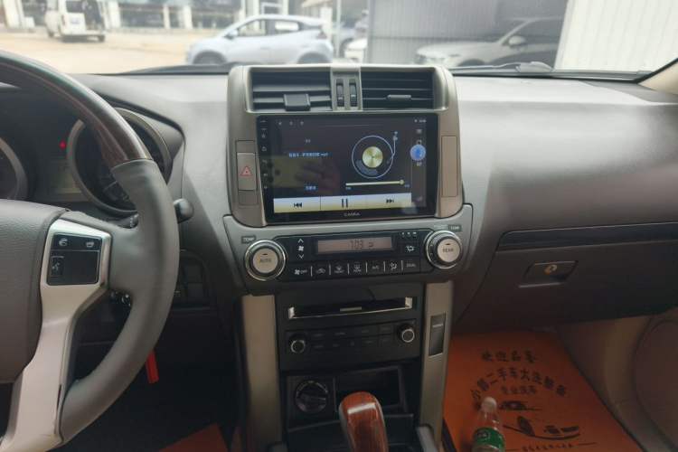 Used Toyota Prado 2010 2.7L Automatic Deluxe Edition Audio And AC Panel