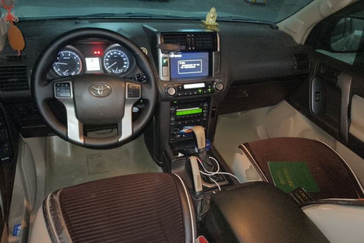 Used Toyota Prado 2010 2.7L Automatic Standard Edition Center Console