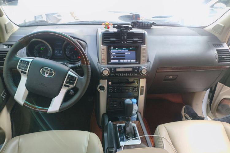 Used Toyota Prado 2010 4.0L Automatic VX NAVI Center Console