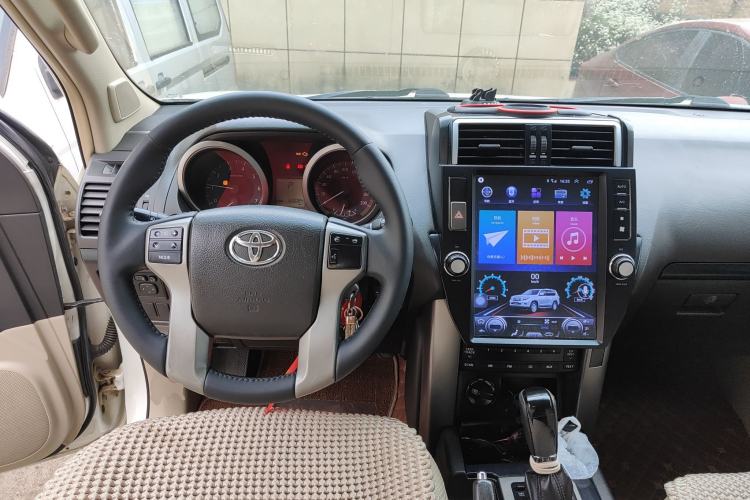 Used Toyota Prado 2010 2.7L Automatic Standard Edition Center Console
