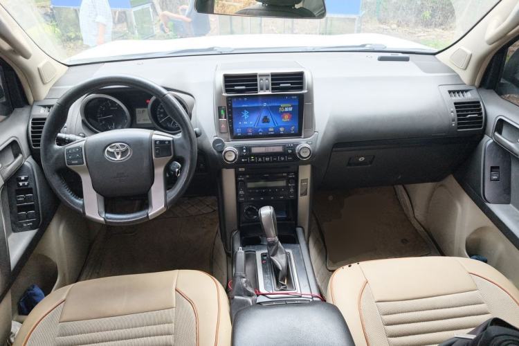 Used Toyota Prado 2010 2.7L Automatic Standard Edition Center Console