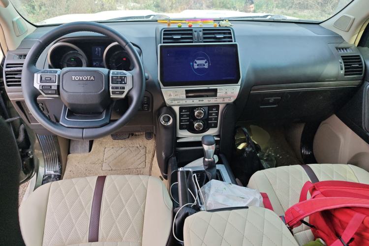 Used Toyota Prado 2010 4.0L Automatic VX Center Console