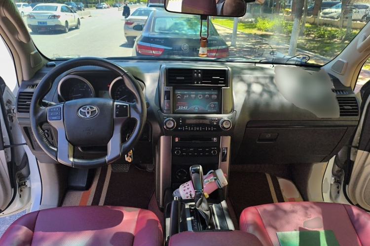 Used Toyota Prado 2010 2.7L Automatic Standard Edition Center Console