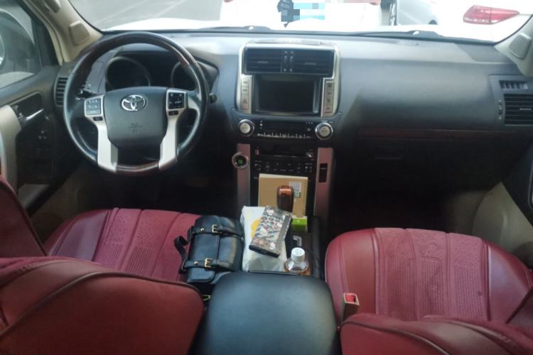 Used Toyota Prado 2010 4.0L Automatic VX NAVI Center Console