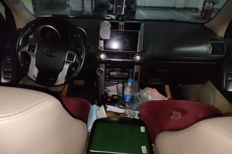 Used Toyota Prado 2010 4.0L Automatic TX-L NAVI Center Console