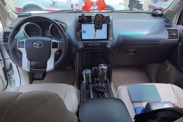 Used Toyota Prado 2010 2.7L Automatic Deluxe Edition Center Console