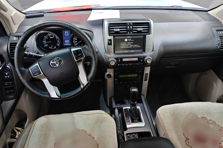 Used Toyota Prado 2010 4.0L Automatic TX-L Center Console