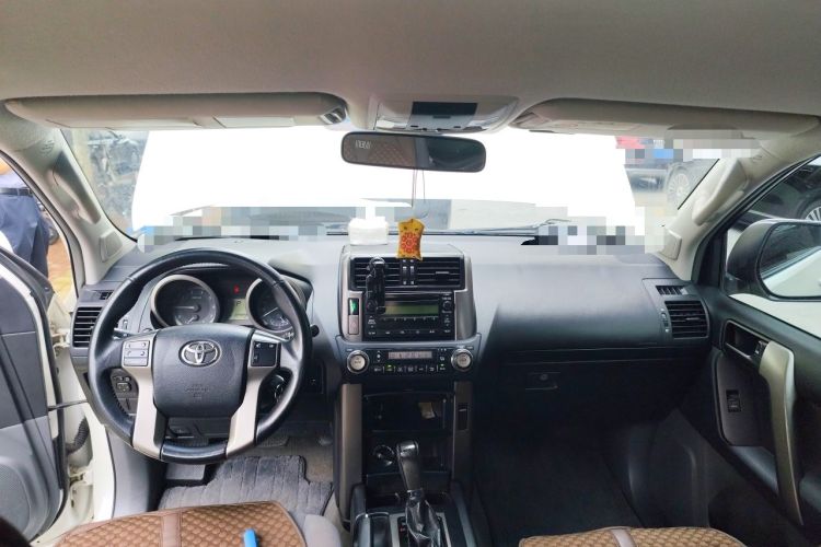Used Toyota Prado 2010 2.7L Automatic Standard Edition Center Console