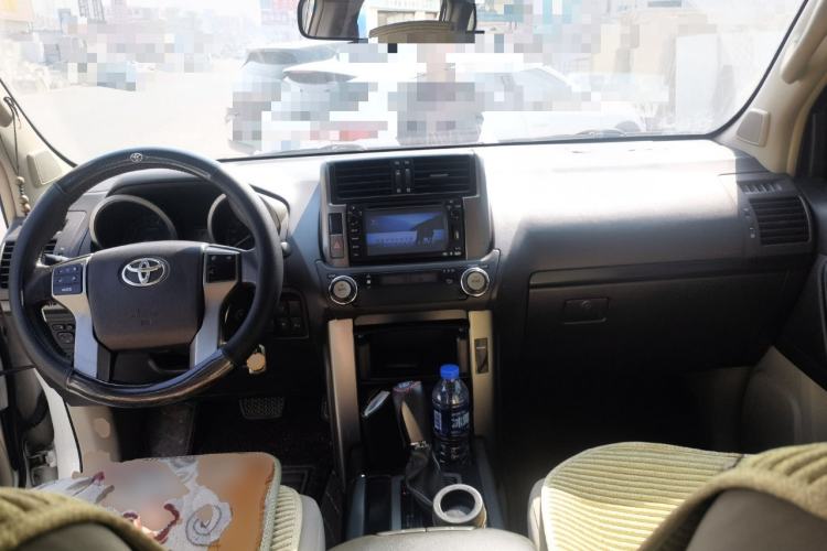Used Toyota Prado 2010 2.7L Automatic Standard Edition Center Console