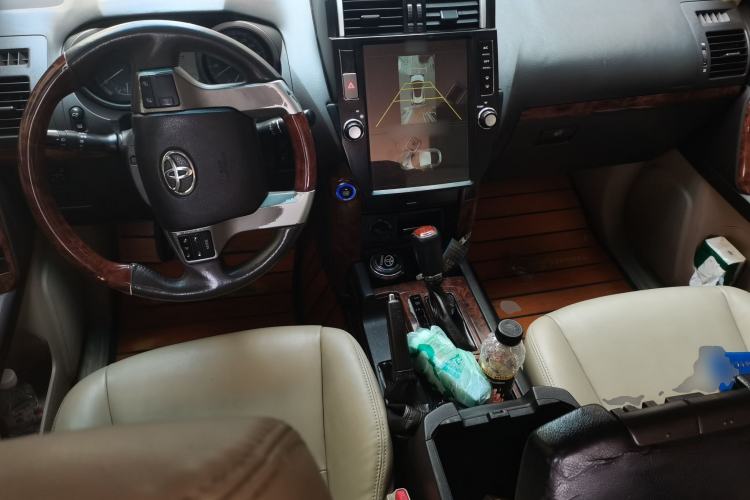 Used Toyota Prado  Center Console