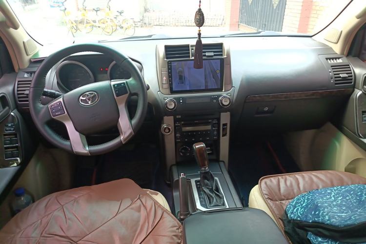 Used Toyota Prado  Center Console
