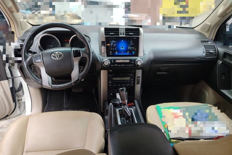 Used Toyota Prado 2010 2.7L Automatic Standard Edition Center Console