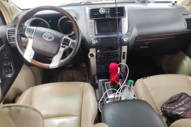 Used Toyota Prado 2010 4.0L Automatic VX NAVI Center Console