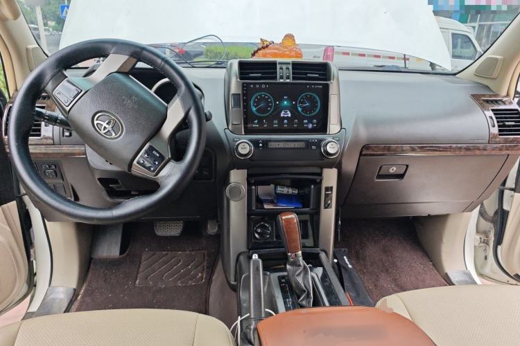Used Toyota Prado 2010 2.7L Automatic Standard Edition Center Console