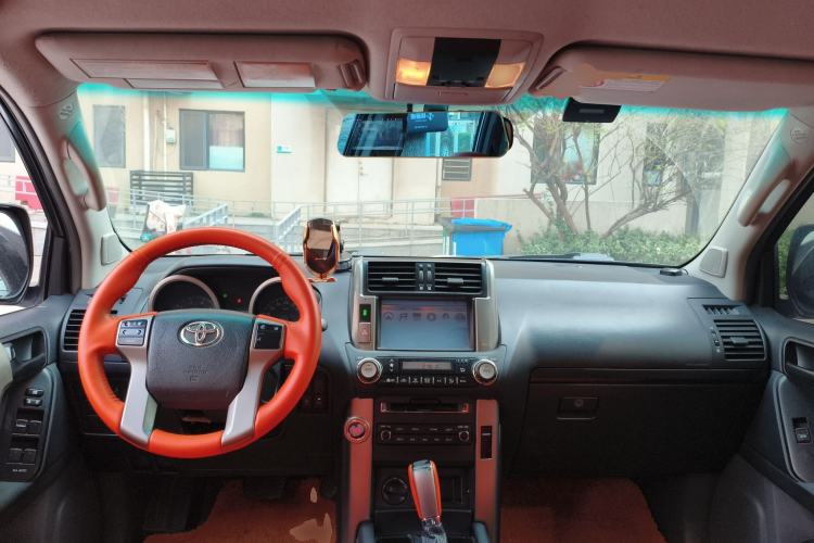 Used Toyota Prado 2010 2.7L Automatic Standard Edition Center Console