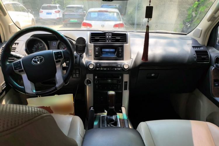 Used Toyota Prado  Center Console