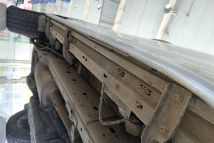 Used Toyota Prado 2010 4.0L Automatic TX-L Chassis Front Right