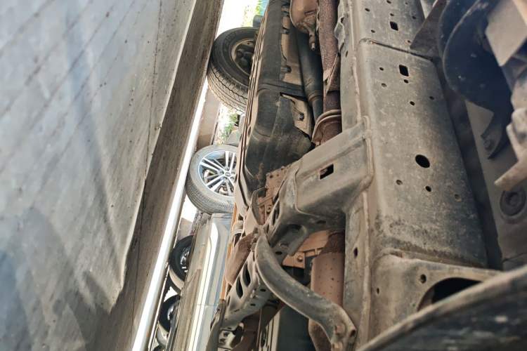 Used Toyota Prado 2010 4.0L Automatic TX-L Chassis Front Right
