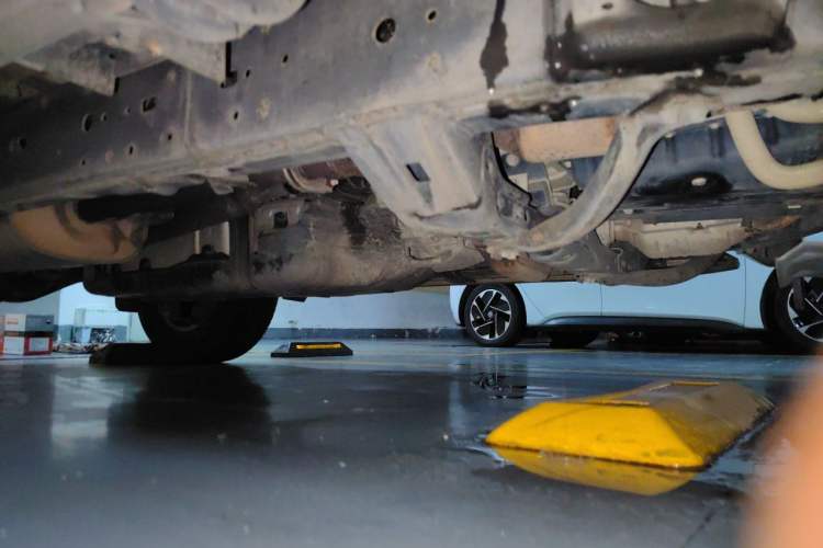 Used Toyota Prado 2010 4.0L Automatic TX-L NAVI Chassis Front Right