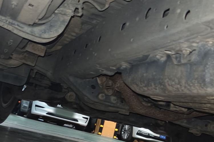 Used Toyota Prado 2010 4.0L Automatic TX-L Chassis Rear Left