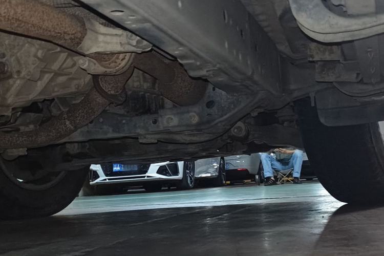 Used Toyota Prado 2010 4.0L Automatic TX-L Chassis Rear Right